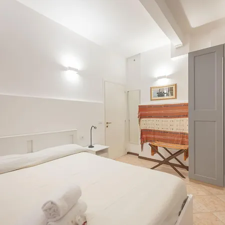 Apartament Casa Luna - 10 Min From Train Station